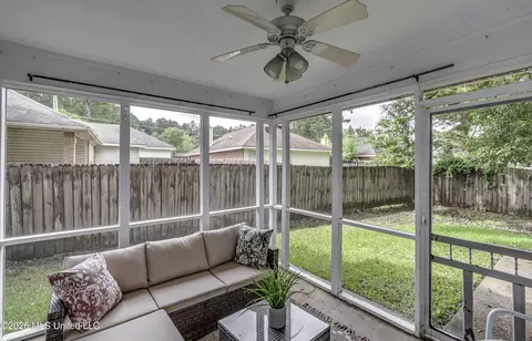 Exterior - 1022 Red Oak Dr, Brandon, MS 39042 photo 11 of 12