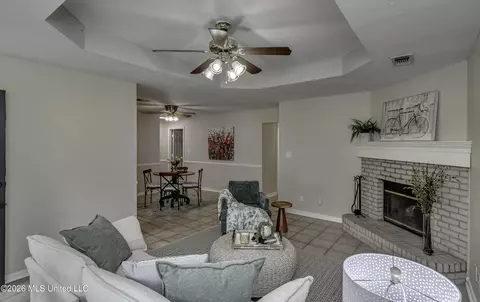 Living - 1022 Red Oak Dr, Brandon, MS 39042 photo 4 of 4