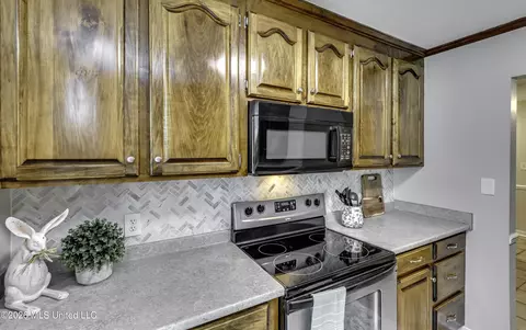 Kitchen - 1022 Red Oak Dr, Brandon, MS 39042 photo 7 of 7