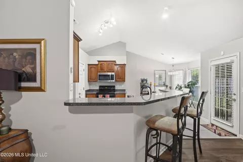 Kitchen - 6140 E Sandbourne, Olive Branch, MS 38654 photo 3 of 3