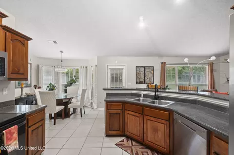 Kitchen - 6140 E Sandbourne, Olive Branch, MS 38654 photo 1 of 3