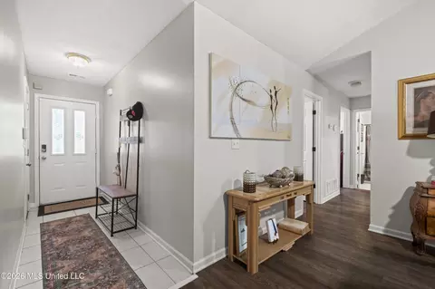 Entry Way - 6140 E Sandbourne, Olive Branch, MS 38654 photo 1 of 3