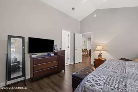 Bedroom - 6140 E Sandbourne, Olive Branch, MS 38654 photo 2 of 4