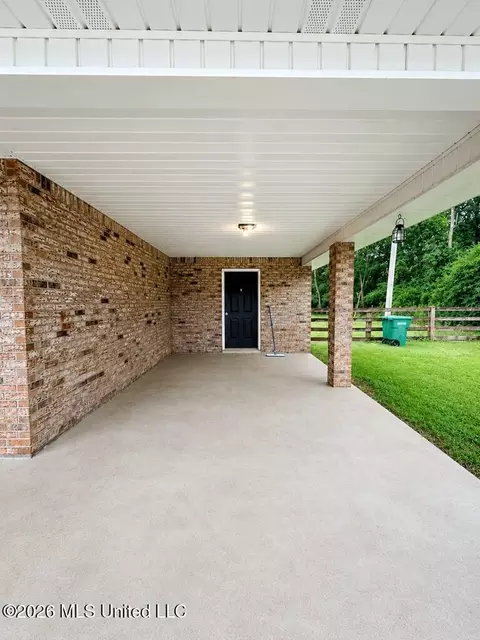 39 Leo Eaves Rd, Picayune, MS 39466 photo 5