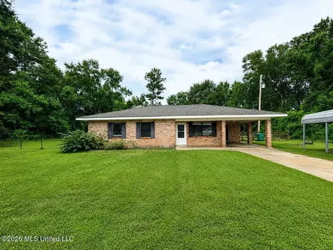39 Leo Eaves Rd, Picayune, MS 39466 photo 1
