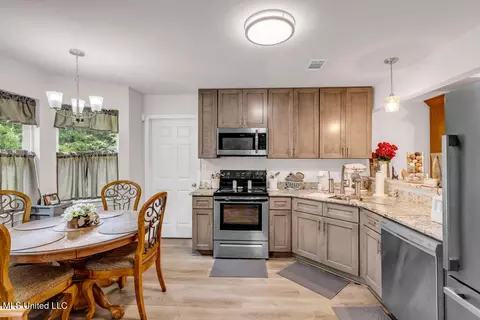 Kitchen - 1084 Koloa Ct, Diamondhead, MS 39525 photo 1 of 3