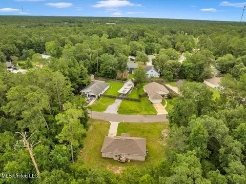 View/Area - 1084 Koloa Ct, Diamondhead, MS 39525 photo 3 of 4