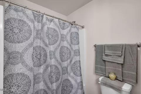 Bath - 1084 Koloa Ct, Diamondhead, MS 39525 photo 3 of 3
