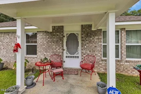 Exterior - 1084 Koloa Ct, Diamondhead, MS 39525 photo 1 of 4