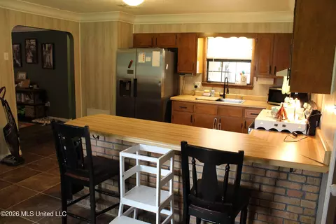 Kitchen - 8517 Greenfields Rd, Moss Point, MS 39562 photo 6 of 6