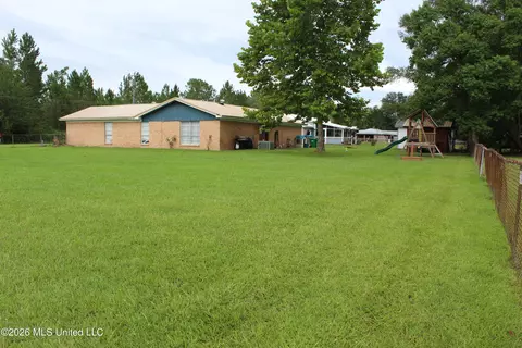 Exterior - 8517 Greenfields Rd, Moss Point, MS 39562 photo 8 of 17