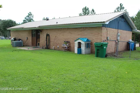 Exterior - 8517 Greenfields Rd, Moss Point, MS 39562 photo 12 of 17