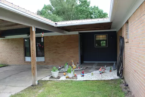 Exterior - 8517 Greenfields Rd, Moss Point, MS 39562 photo 3 of 17