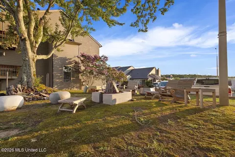 Exterior - 40 Breakers Ln, Ridgeland, MS 39157 photo 2 of 3