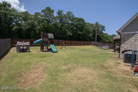 Exterior - 433 Vicksburg Cv, Hernando, MS 38632 photo 4 of 4