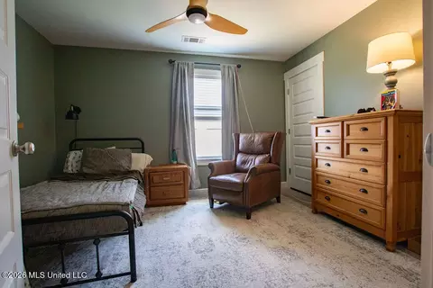 Bedroom - 433 Vicksburg Cv, Hernando, MS 38632 photo 2 of 4