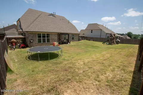 Exterior - 433 Vicksburg Cv, Hernando, MS 38632 photo 3 of 4