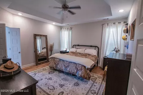 Bedroom - 433 Vicksburg Cv, Hernando, MS 38632 photo 1 of 4