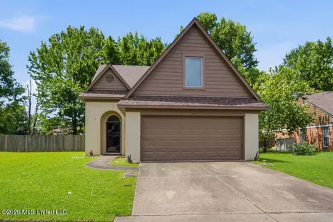 10739 Ridgefield Dr, Olive Branch, MS 38654