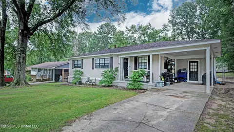 330 S Fox Hall Rd, Pearl, MS 39208 photo 1