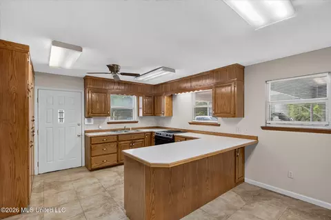 Kitchen - 3618 Bellview Ave, Moss Point, MS 39563 photo 3 of 10