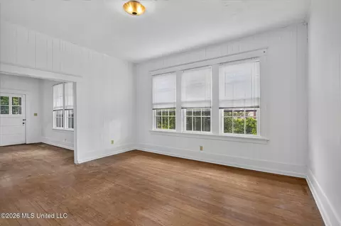 Living - 3618 Bellview Ave, Moss Point, MS 39563 photo 7 of 12