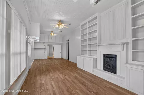 Living - 3618 Bellview Ave, Moss Point, MS 39563 photo 5 of 12