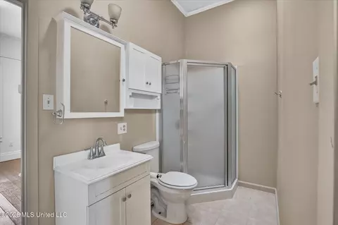 Bath - 3618 Bellview Ave, Moss Point, MS 39563 photo 1 of 10