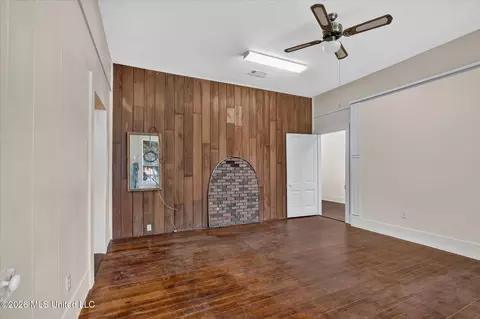 Living - 3618 Bellview Ave, Moss Point, MS 39563 photo 2 of 12
