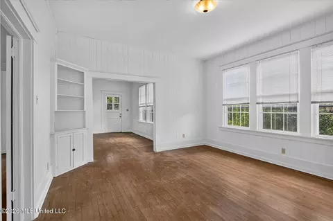 Living - 3618 Bellview Ave, Moss Point, MS 39563 photo 8 of 12
