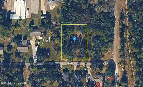 1110 Taranto St, Waveland, MS 39576