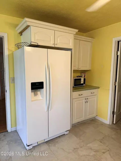 Kitchen - 1117 NW Montgomery Ln, Wesson, MS 39191 photo 3 of 3