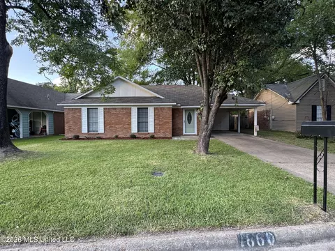 1660 Ravenwood Ln, Pearl, MS 39208