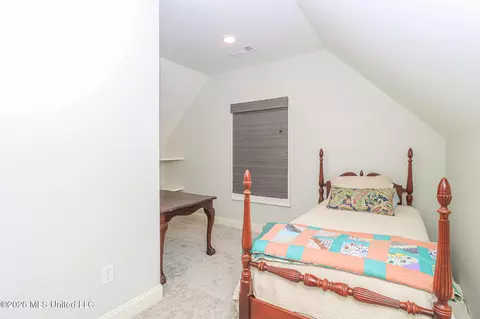 Bedroom - 170 Fallen Oak Dr, Brandon, MS 39047 photo 10 of 20