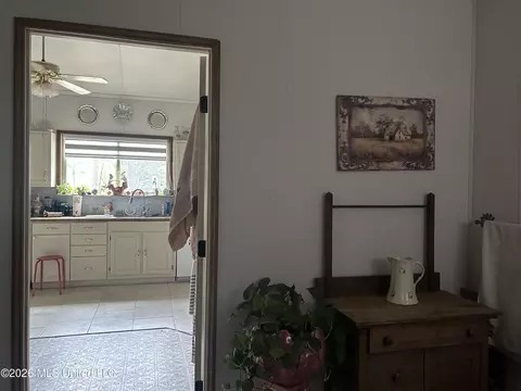 Entry Way - 211 Clark Cemetery Rd, Laurel, MS 39443 photo 1 of 1