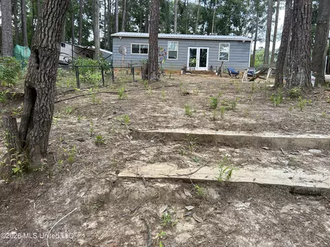 Exterior - 211 Clark Cemetery Rd, Laurel, MS 39443 photo 3 of 3