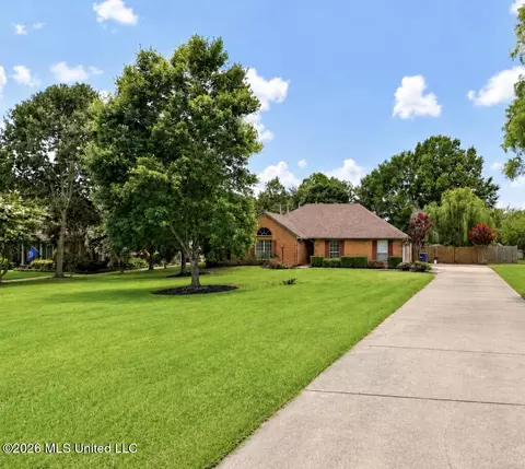 3967 Cypress Plantation Dr, Olive Branch, MS 38654