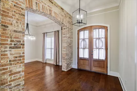 Entry Way - 221 Hidden Hills Pkwy, Brandon, MS 39047 photo 1 of 8