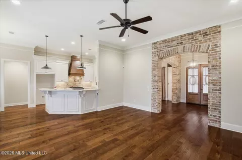 Living - 221 Hidden Hills Pkwy, Brandon, MS 39047 photo 4 of 4