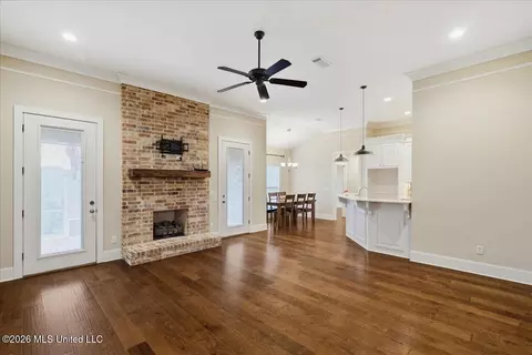 Living - 221 Hidden Hills Pkwy, Brandon, MS 39047 photo 1 of 4