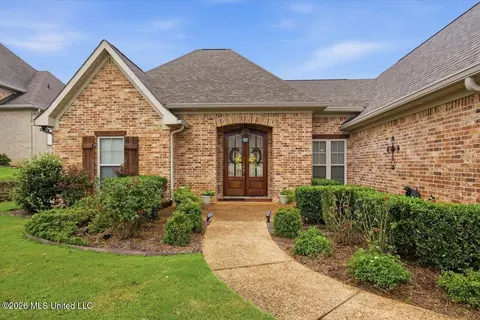 Exterior - 221 Hidden Hills Pkwy, Brandon, MS 39047 photo 5 of 15