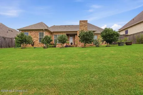 Exterior - 221 Hidden Hills Pkwy, Brandon, MS 39047 photo 11 of 15