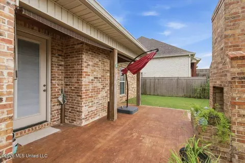 Exterior - 221 Hidden Hills Pkwy, Brandon, MS 39047 photo 6 of 15