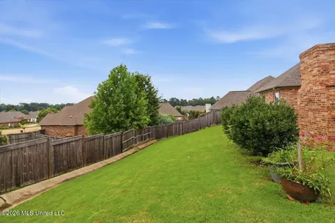 Exterior - 221 Hidden Hills Pkwy, Brandon, MS 39047 photo 9 of 15