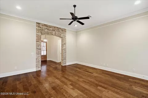 Living - 221 Hidden Hills Pkwy, Brandon, MS 39047 photo 3 of 4