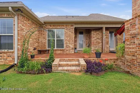 Exterior - 221 Hidden Hills Pkwy, Brandon, MS 39047 photo 14 of 15