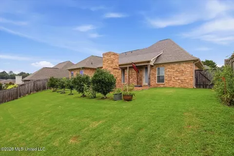 Exterior - 221 Hidden Hills Pkwy, Brandon, MS 39047 photo 10 of 15