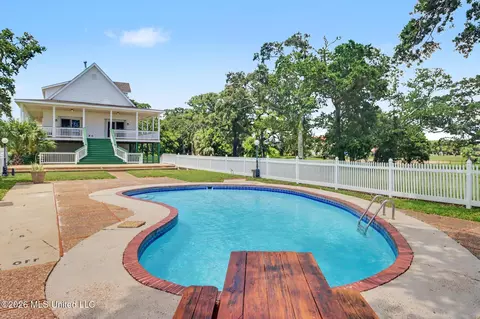 316 E Beach Blvd, Gulfport, MS 39507