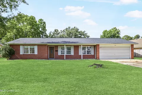 3006 Altama Ave, Pascagoula, MS 39567