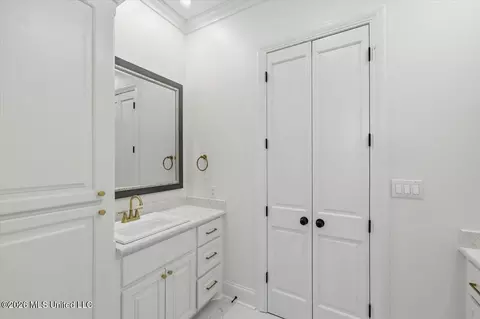 Bath - 116 Sky Meadow Rd, Flora, MS 39071 photo 6 of 8